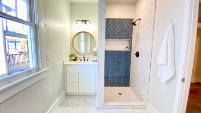 658 Cascade Ave SW Unit A