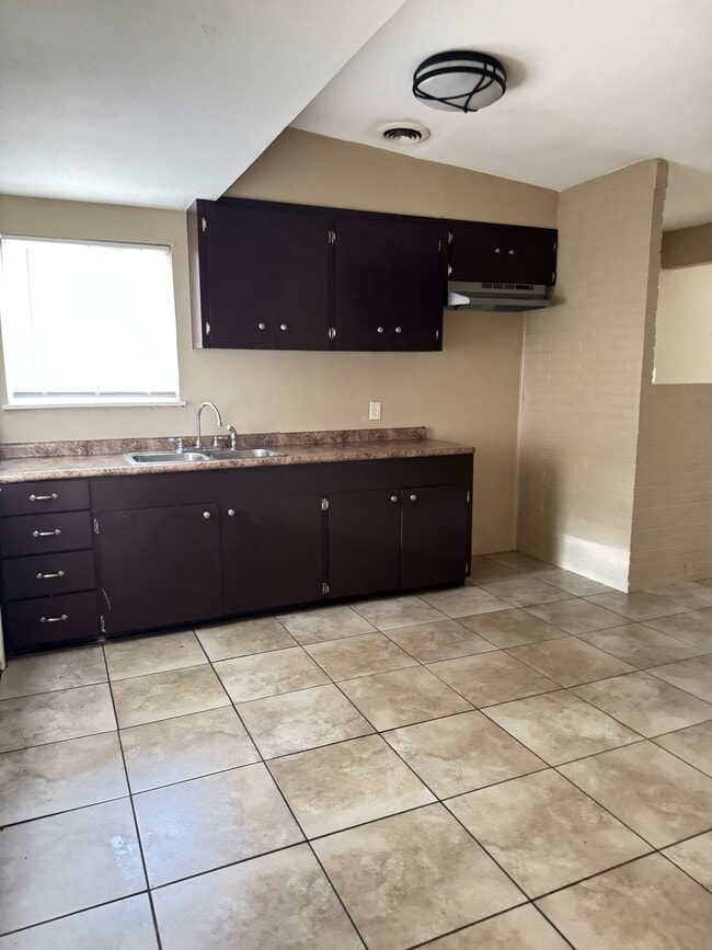 Photo - 3007 Bobolink St
