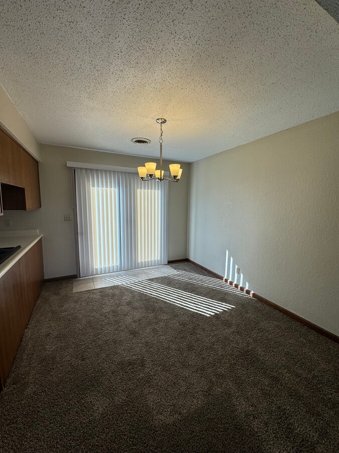 Photo - 109 N Pindwood Ln