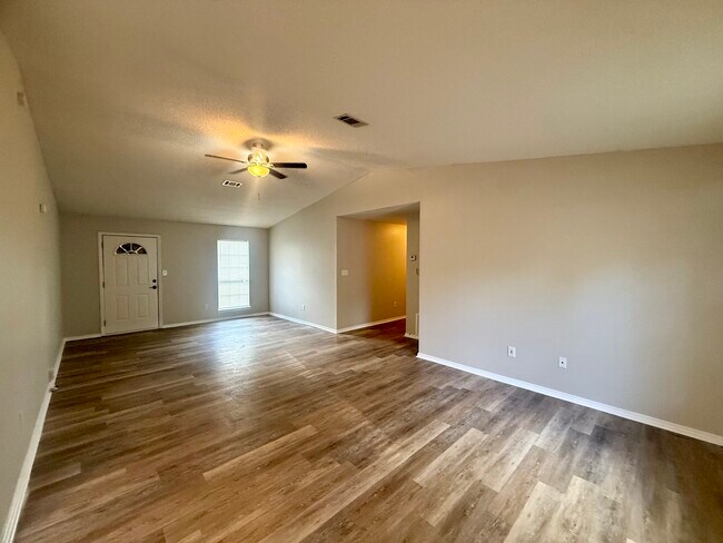 Photo - 13907 Rockinghorse Ln