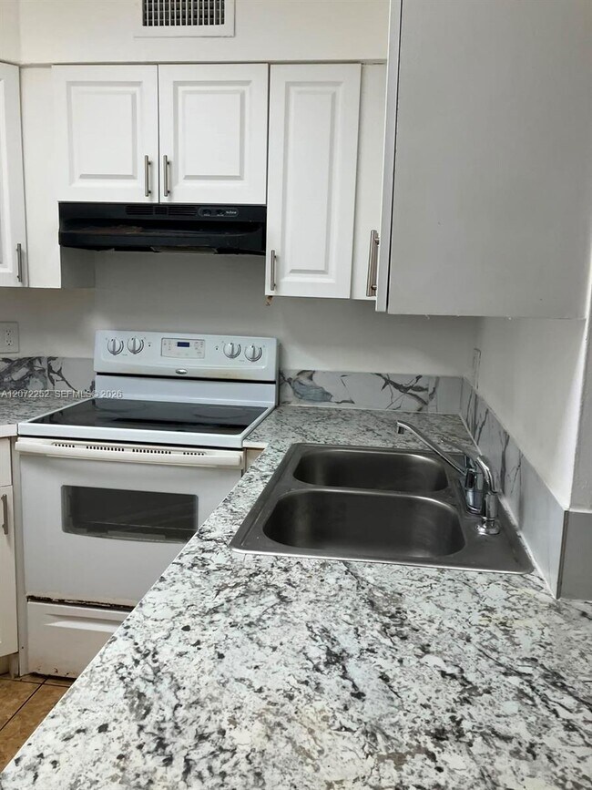 Photo - 213 Lake Pointe Dr Unit 112