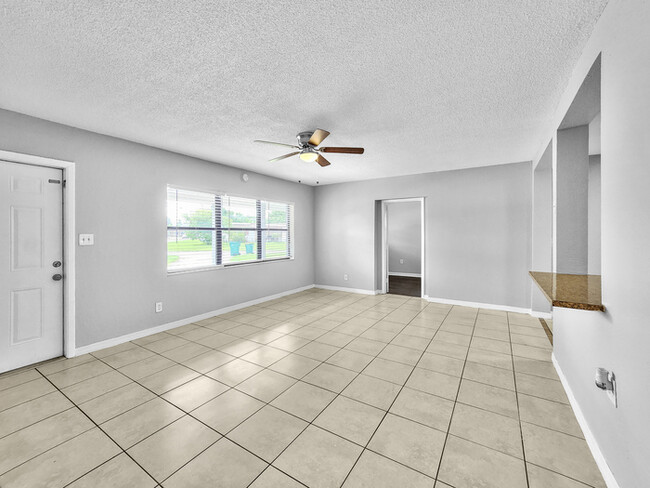 Photo - 12201 106th St