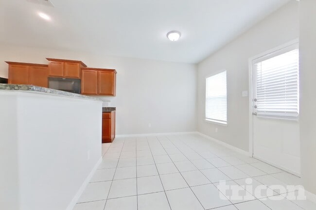 Photo - 916 American Monarch Dr