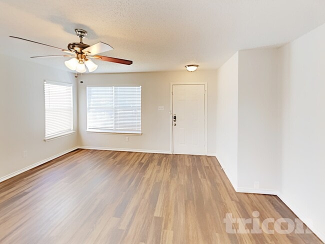 Photo - 4604 Palm Ridge Dr