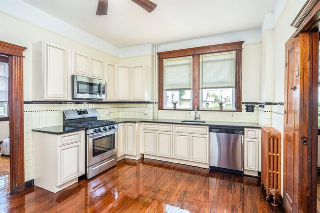 Photo - 6415 Bergenwood Ave Unit 1