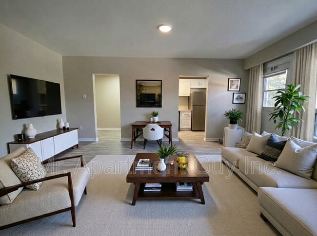 Building Photo - 431 Martha St Unit 8