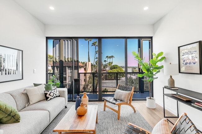 TALA Residences at 829 Larrabee Street
