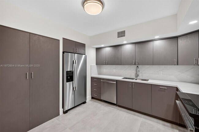 Photo - 2812 N 46th Ave Unidad G665