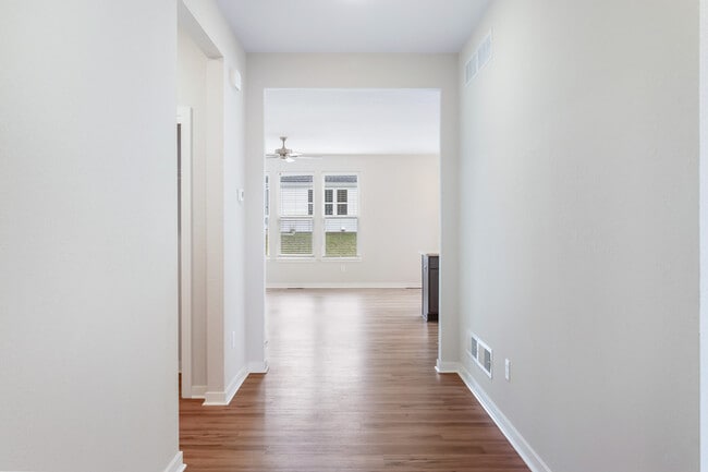 Photo - 993 Cascade Cir