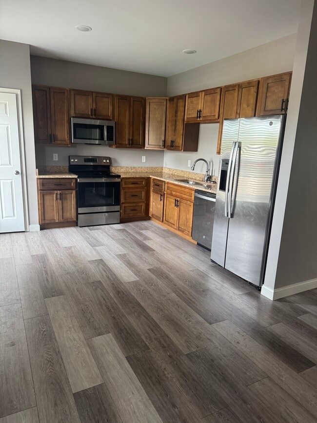 Photo - Muddy Springs 8 Plex Unit 106