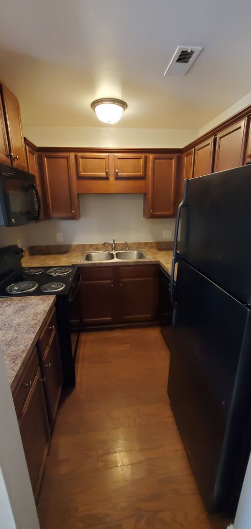 Photo - 1445 Brookwood Dr
