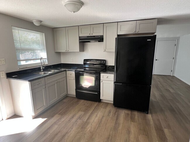 Photo - 2/1 Duplex in Punta Gorda