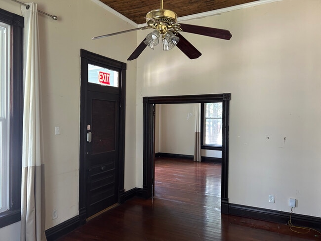 Photo - 424 E Bell St