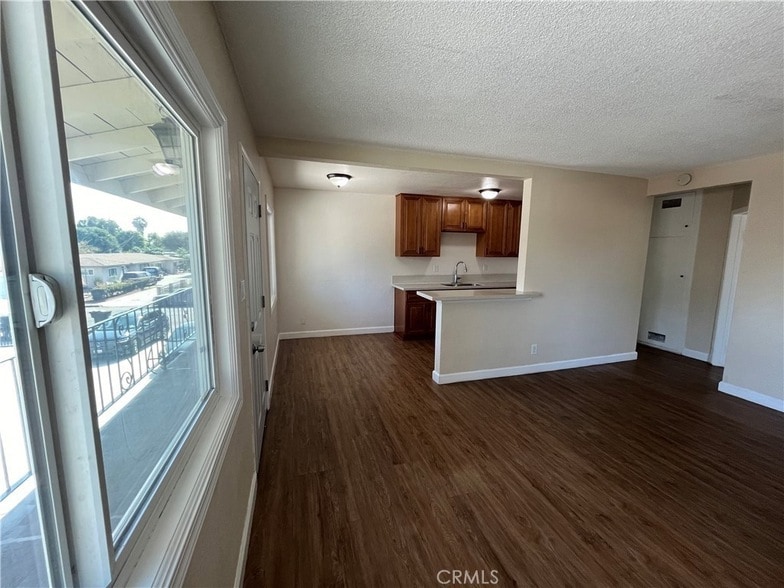Photo - 1056 Wallgreen St