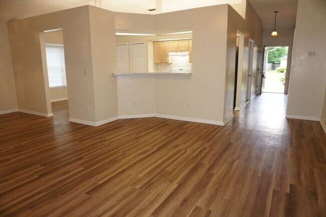 Photo - 3 Bedroom Home With Garage