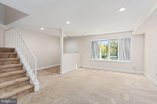 Photo - 3491 Coventry Pl