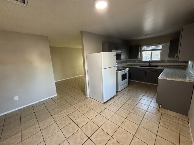 Photo - 420 E Navajo Rd