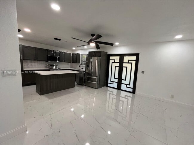 Photo - 4661 NW 4th St