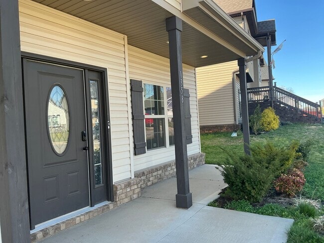 Photo - 1358 Dan Brown Dr