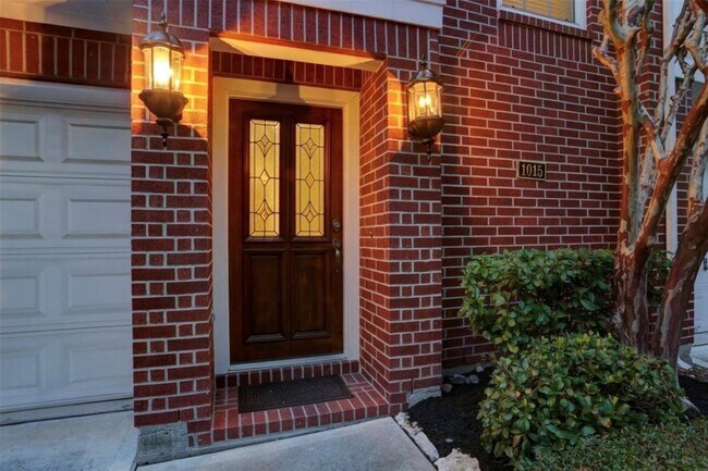 Photo - 1015 Eberhard St