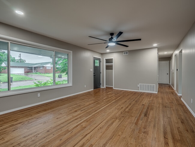 Photo - 4729 Baylor Dr