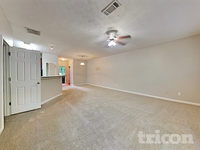 Photo - 135 Ellis Drive