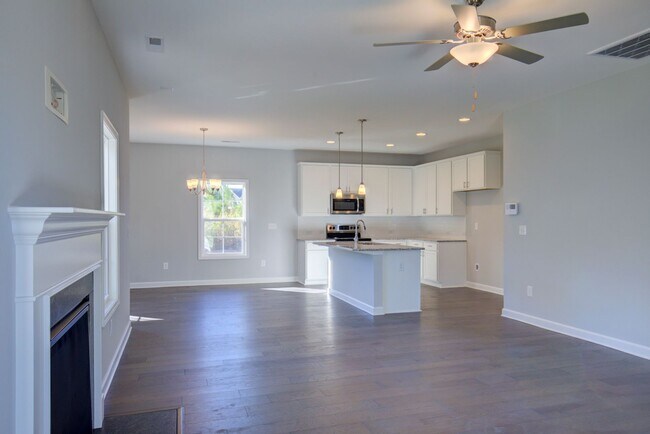 Photo - 521 Transom Wy