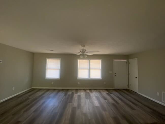 Photo - 5075 3rd Ave