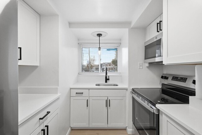 Photo - 4738 Liberty Ave Unit 1