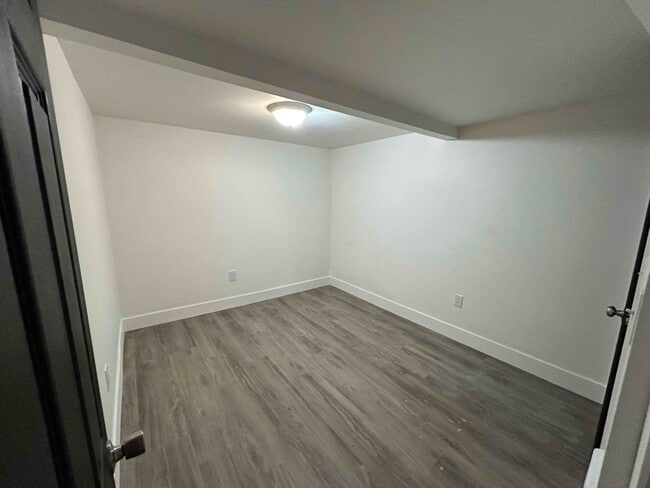 Photo - 1155 N Garfield Ave Unidad B Basement