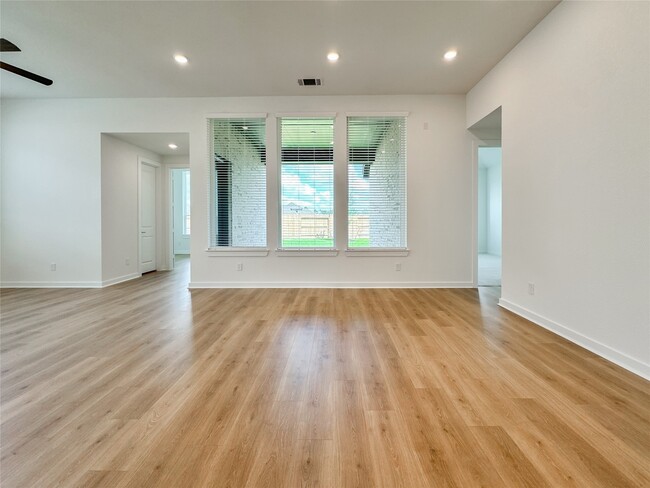 Building Photo - 419 Flat Rock Trl