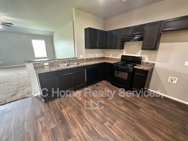 Photo - 1933 Autumn Way