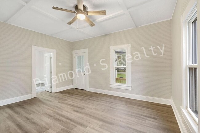 Photo - 240 E Mill St