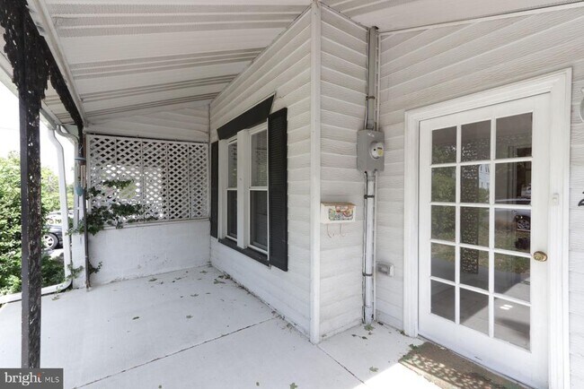 Photo - 204 Lakeview Ave