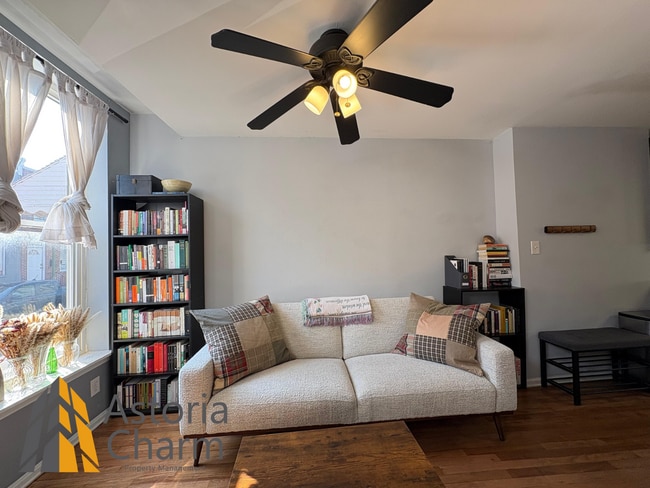 Building Photo - Beautifully Renovated 2-Bed, 1-Bath with P... Rental