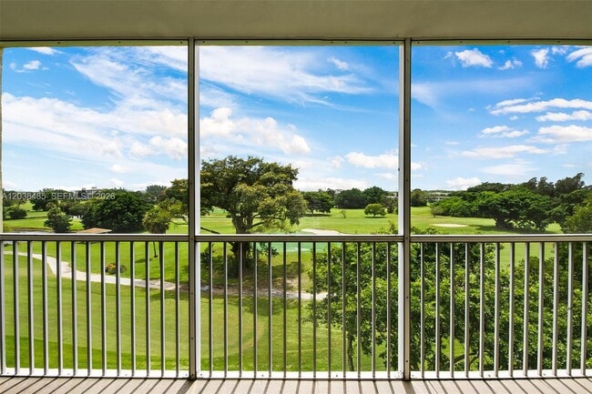 Photo - 3050 N Palm Aire Dr Unit 501