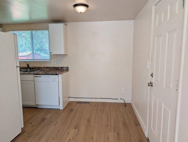 Photo - 1227 Maxwell St