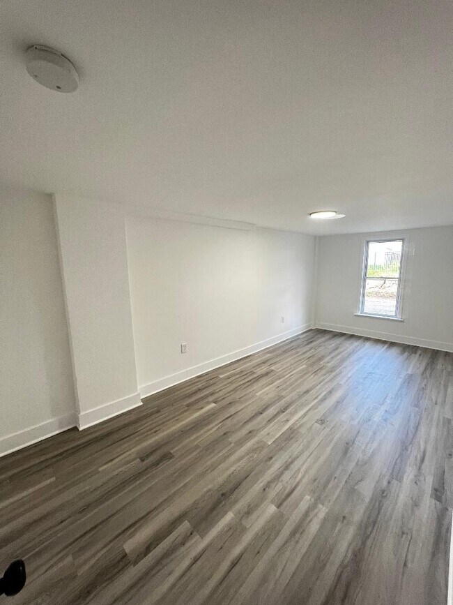 Photo - 340 W 22nd St