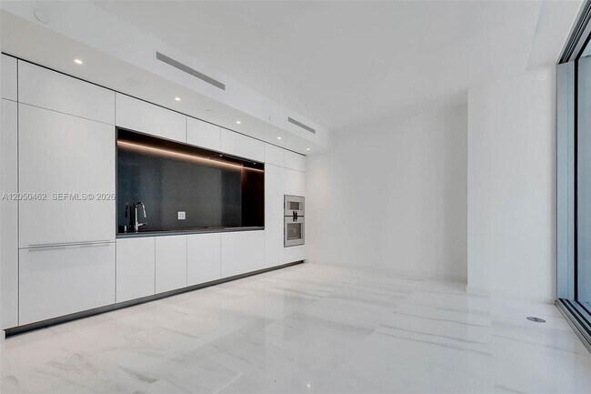Photo - 300 Biscayne Blvd Way Unidad 3008W
