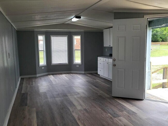 Photo - 814 S Kern Ave