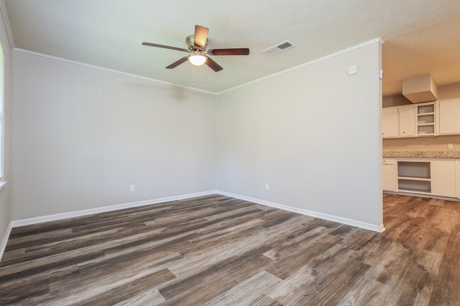 Photo - 5145 Burbank St