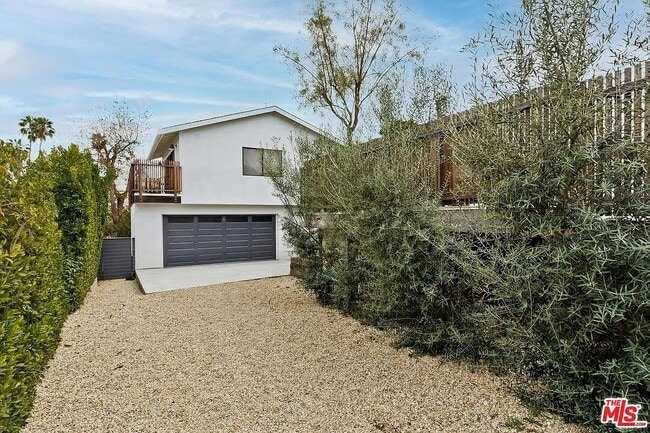 Building Photo - 1388 Lucile Ave