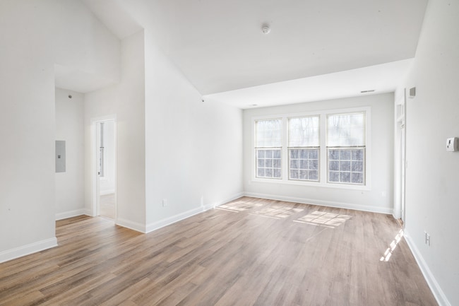 Photo - Millpond at Franklin Lakes