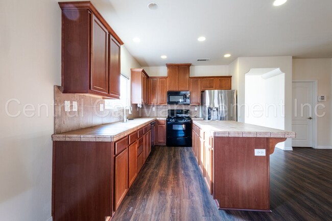 Photo - 4 Bedroom/2 Bath Home with solar in Desire...