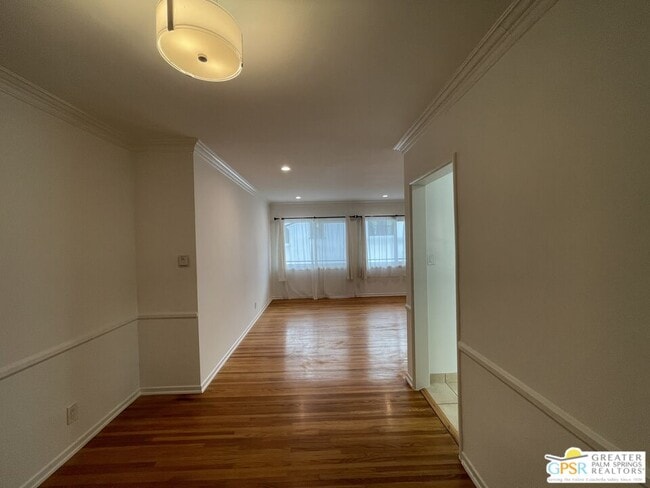 Photo - 1057 1/2 S Genesee Ave Unit 1/2