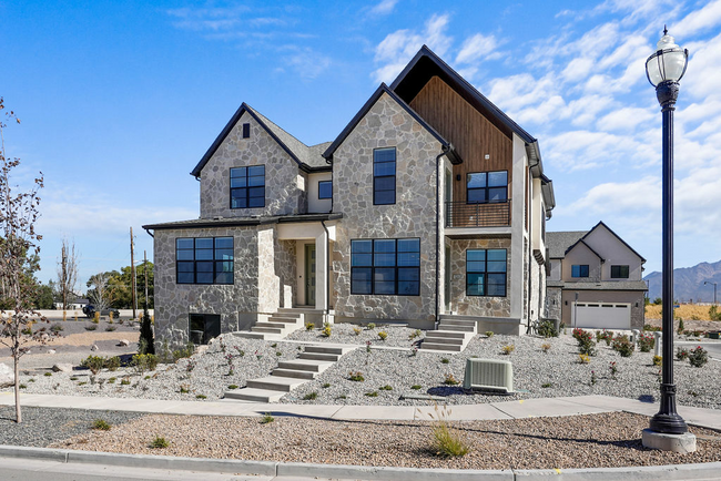 Building Photo - Big Willow Towns Rental