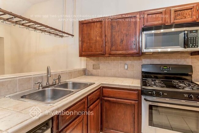 Photo - 15806 Locust Grove Dr