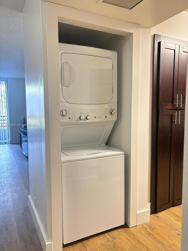 3300 NE 191st St Unit 211