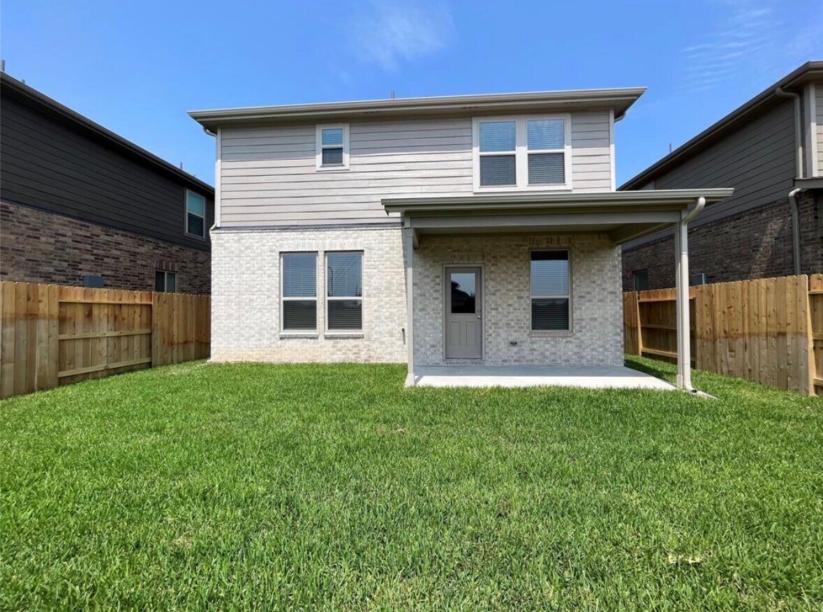 Photo - 1040 Greenshank Dr