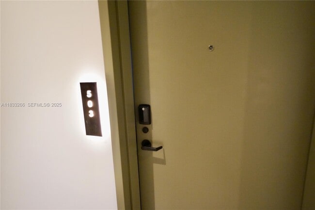 Photo - 7920 NE 2nd Ave Unidad 503